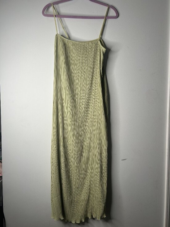 Madewell Dresses & Skirts - NWT Madewell The Goldie Green Plisse Lettuce Hem Midi Dress Women's 8